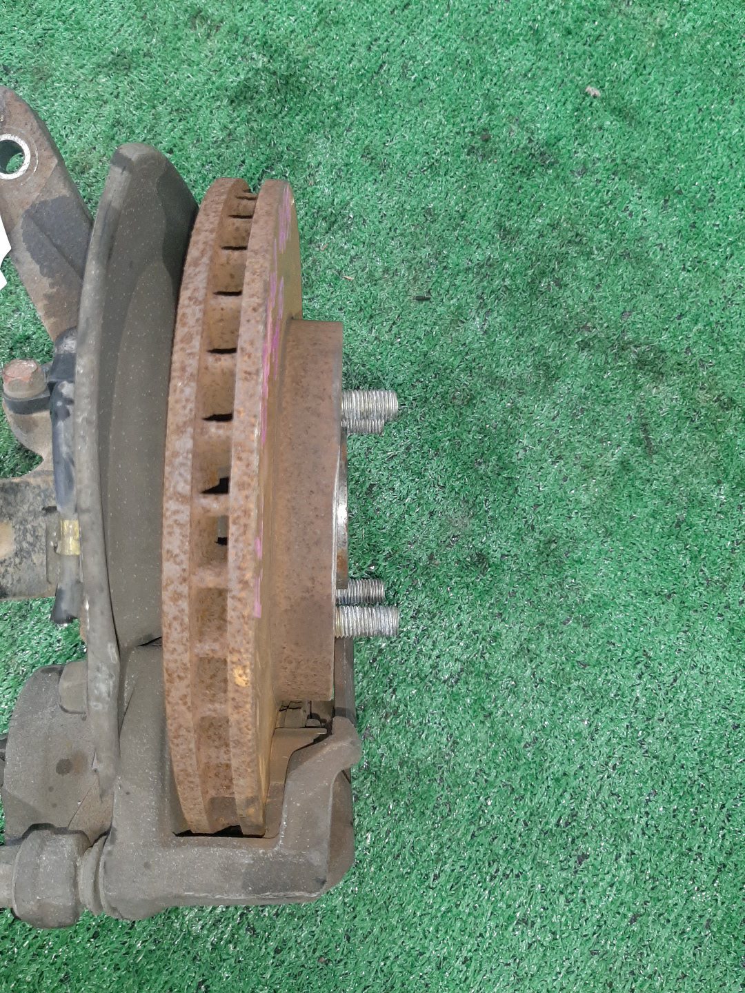 Ступица левая передняя MITSUBISHI DION CR6W, CR9W, CR5W 4G94, 4G63, 4G93 3 ракурс