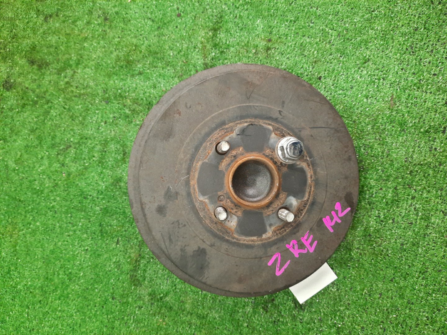 Ступица правая задняя TOYOTA AXIO, COROLLA FIELDER, COROLLA  AXIO, FIELDER NZE141, ZRE142, ZRE142G, NZE141G 1NZ-FE, 2ZR-FAE, 2ZR-FE 1 ракурс