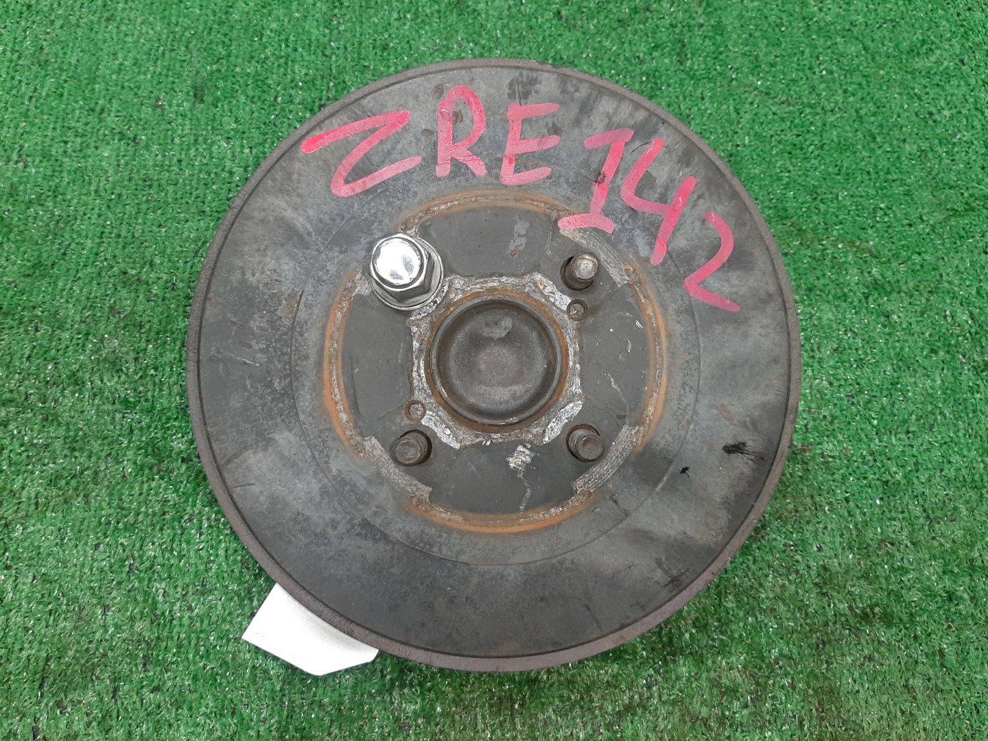 Ступица правая задняя TOYOTA AXIO, COROLLA FIELDER, COROLLA  AXIO, FIELDER NZE141, ZRE142, ZRE142G, NZE141G 1NZ-FE, 2ZR-FAE, 2ZR-FE 1 ракурс