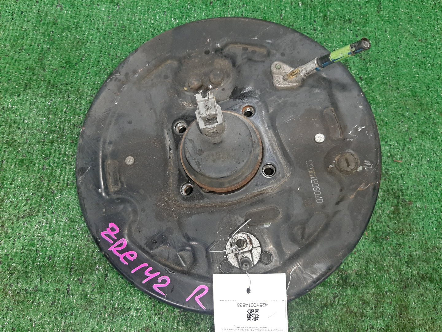 Ступица правая задняя TOYOTA AXIO, COROLLA FIELDER, COROLLA  AXIO, FIELDER NZE141, ZRE142, ZRE142G, NZE141G 1NZ-FE, 2ZR-FAE, 2ZR-FE 2 ракурс