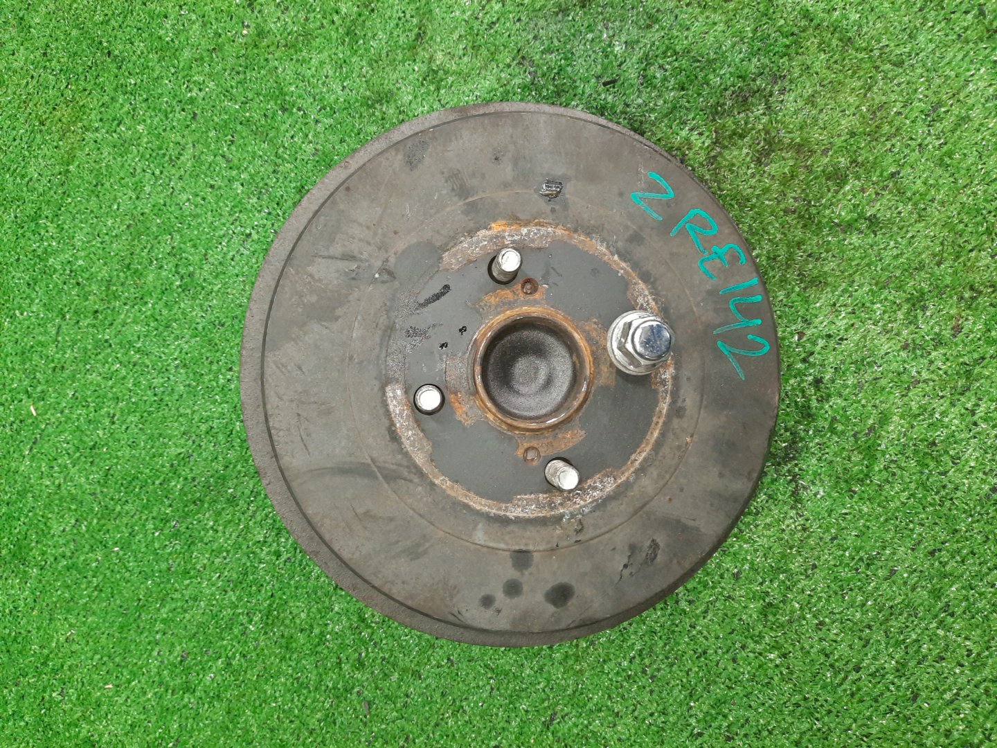 Ступица левая задняя TOYOTA AXIO, COROLLA FIELDER, COROLLA  AXIO, FIELDER NZE141, ZRE142, ZRE142G, NZE141G 1NZ-FE, 2ZR-FAE, 2ZR-FE 1 ракурс