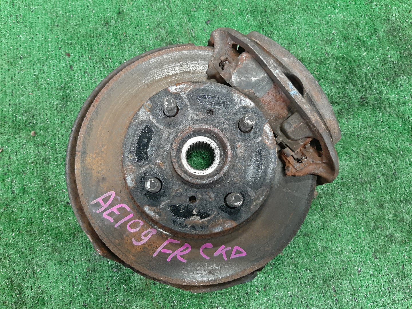 Ступица правая передняя TOYOTA SPRINTER CARIB, CERES, COROLLA, COROLLA LEVIN, SPRINTER MARINO, COROLLA SPACIO, SPRINTER, SPRINTER TRUENO AE111G, AE114G, AE115G, AE100, AE101, AE111, AE114, AE109, AE110, EE101, EE102, EE103, EE104, EE111, AE104, CE107