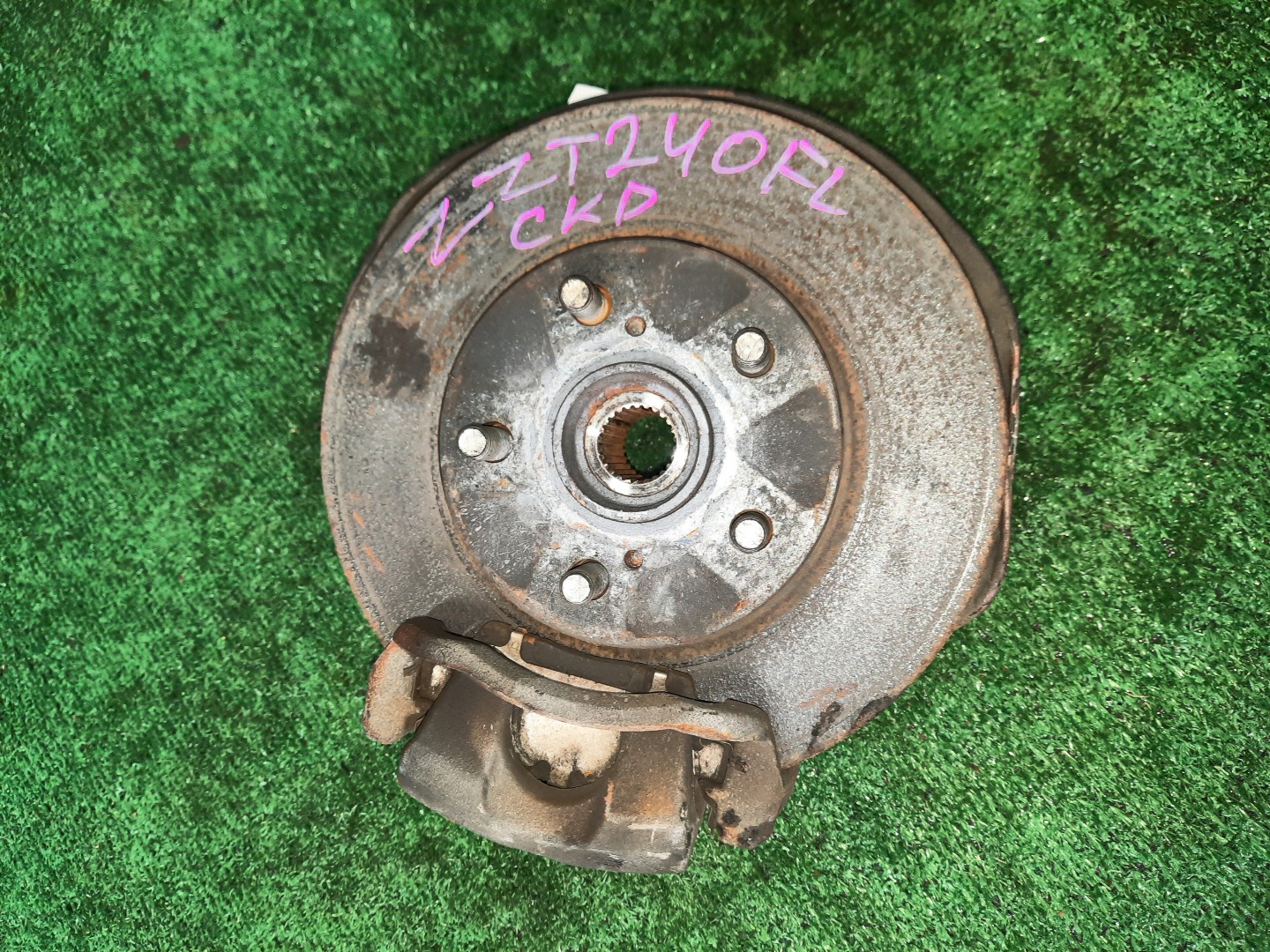 Ступица левая передняя TOYOTA PREMIO, ALLION ZZT240, NZT240 1ZZ-FE, 1NZ-FE 1 ракурс