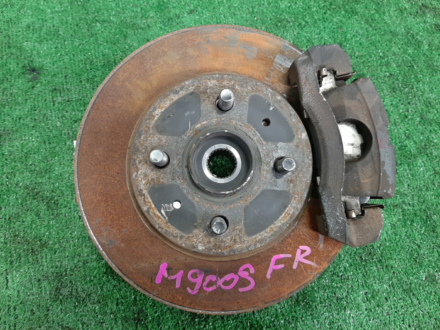 Ступица правая передняя DAIHATSU THOR, JUSTY, TANK, ROOMY M910S, M900S, M900F, M910F, M910A, M900A 1KR-FE 1 ракурс