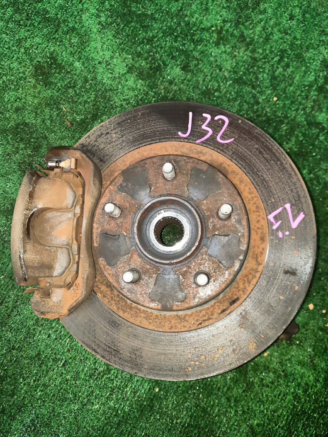 Ступица левая передняя NISSAN TEANA TNJ32, PJ32, J32 QR25DE, VQ35DE, VQ25DE 1 ракурс