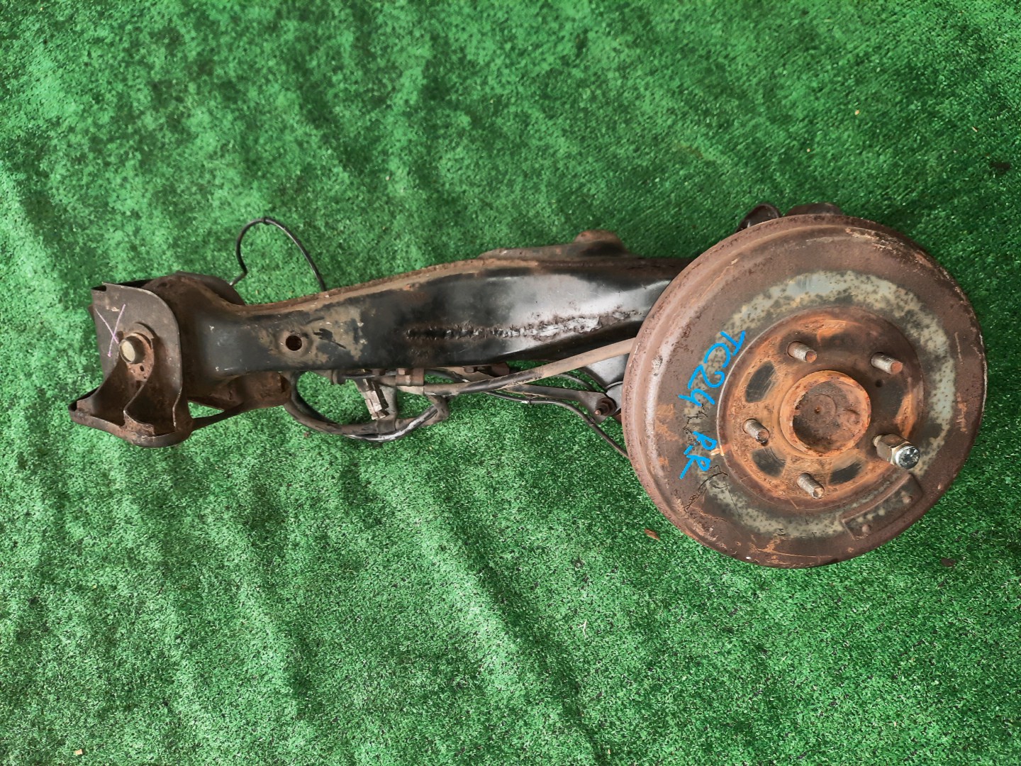 Ступица правая задняя  NISSAN SERENA TC24 QR20DE 1 ракурс