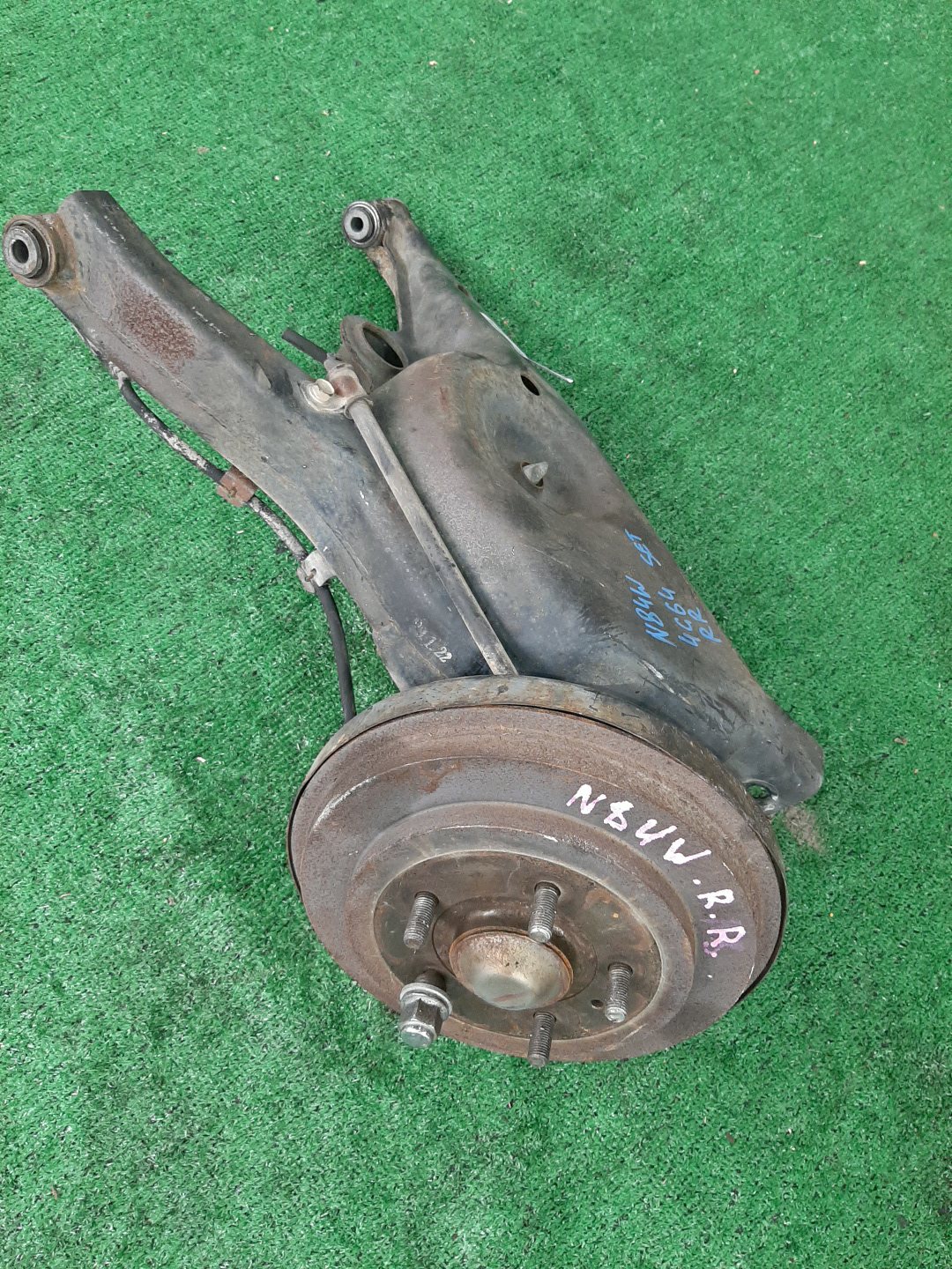 Ступица правая задняя MITSUBISHI CHARIOT GRANDIS, RVR N84W, N61W, N64WG 4G64, 4G93 1 ракурс