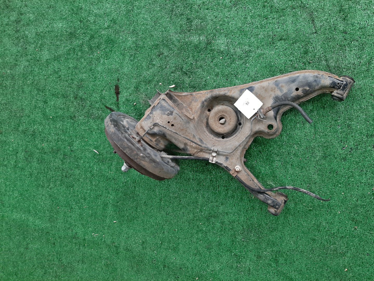 Ступица правая задняя MITSUBISHI CHARIOT GRANDIS, RVR N84W, N61W, N64WG 4G64, 4G93 2 ракурс