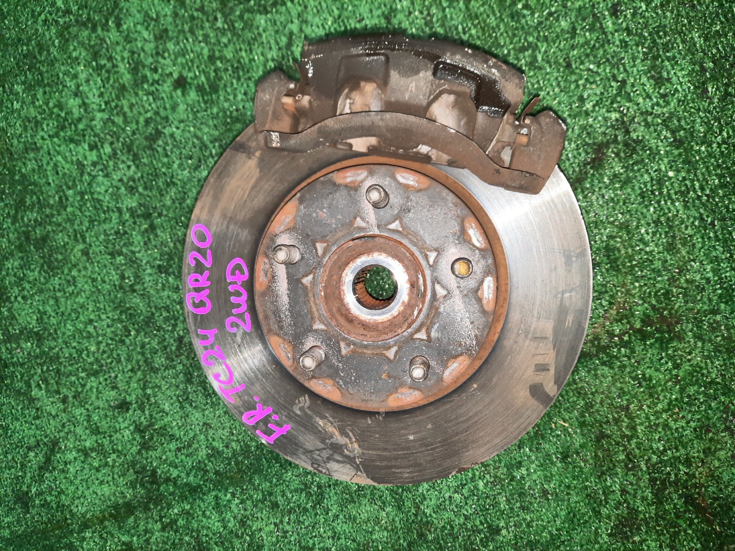 Ступица правая передняя  NISSAN SERENA TNC24, TC24, RC24, PC24, PNC24, VC24, VNC24 QR20DE, QR25DE, SR20DE, YD25DDTI 1 ракурс