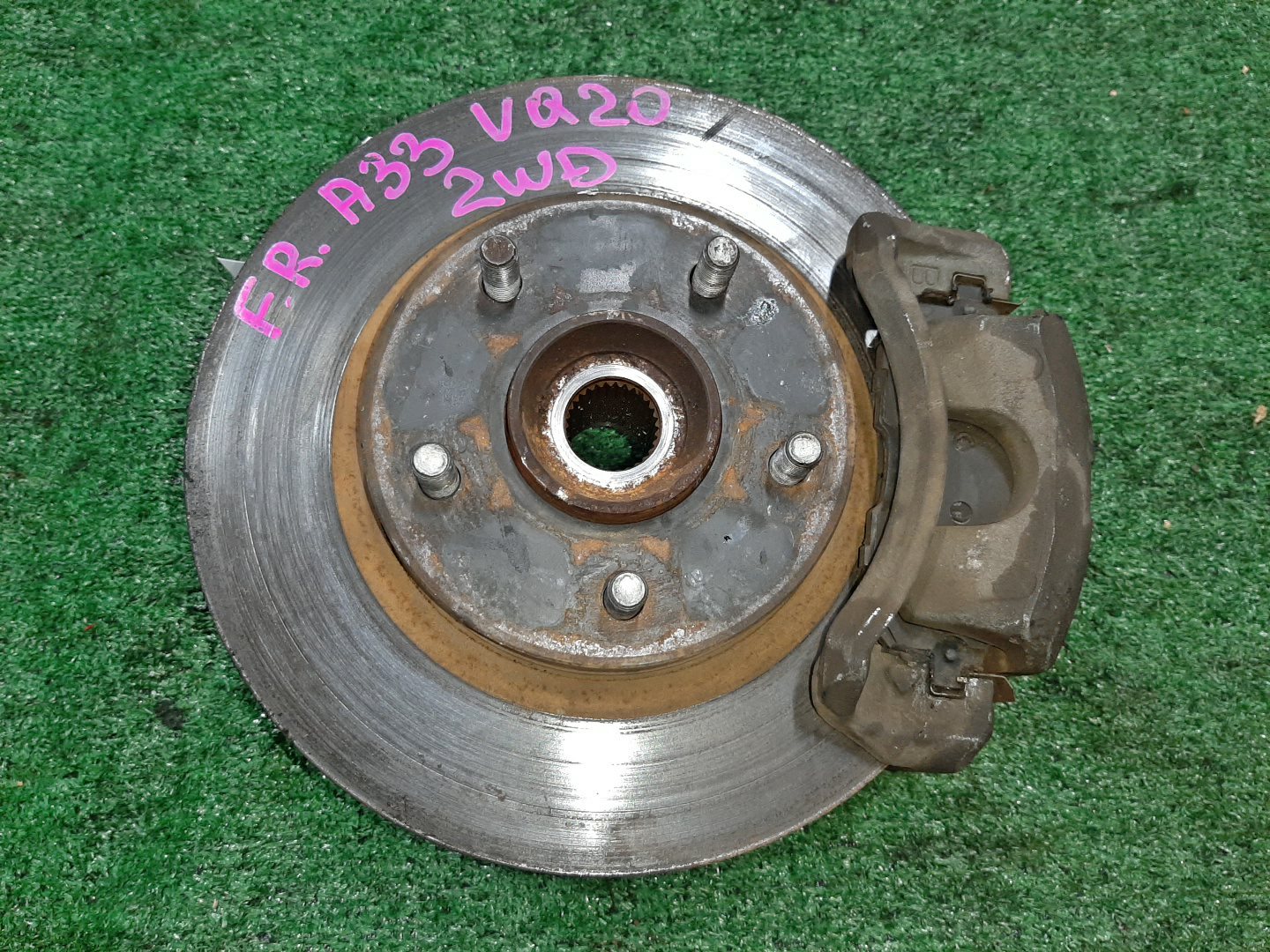 Ступица правая передняя NISSAN CEFIRO A33 VQ20DE, VQ25DD 1 ракурс