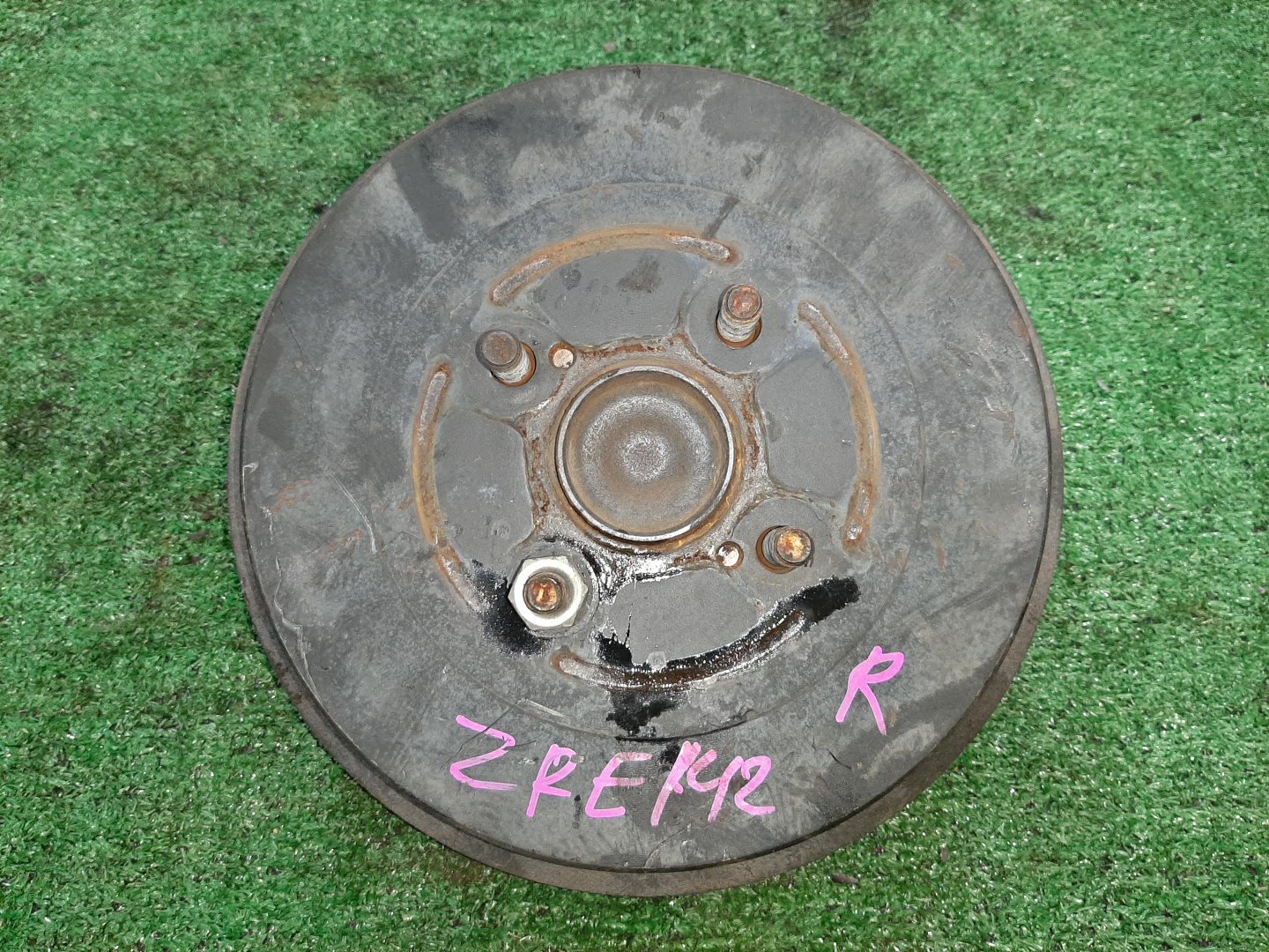 Ступица правая задняя TOYOTA AXIO, COROLLA FIELDER, COROLLA  AXIO, FIELDER NZE141, ZRE142, ZRE142G, NZE141G 1NZ-FE, 2ZR-FAE, 2ZR-FE 1 ракурс