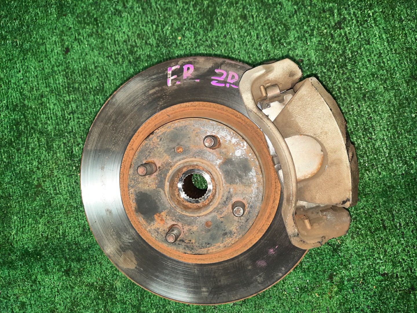 Ступица правая передняя TOYOTA AXIO, COROLLA FIELDER, COROLLA  AXIO, FIELDER NZE141, ZRE142, ZRE142G, NZE141G 1NZ-FE, 2ZR-FAE, 2ZR-FE 1 ракурс
