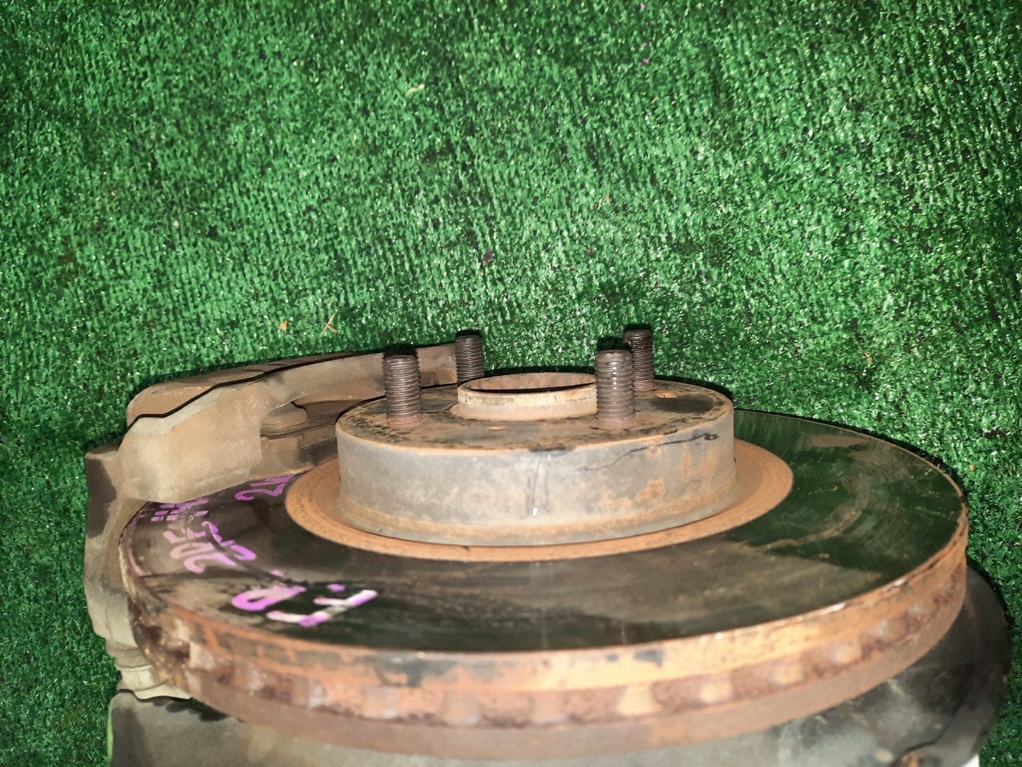 Ступица правая передняя TOYOTA AXIO, COROLLA FIELDER, COROLLA  AXIO, FIELDER NZE141, ZRE142, ZRE142G, NZE141G 1NZ-FE, 2ZR-FAE, 2ZR-FE 2 ракурс