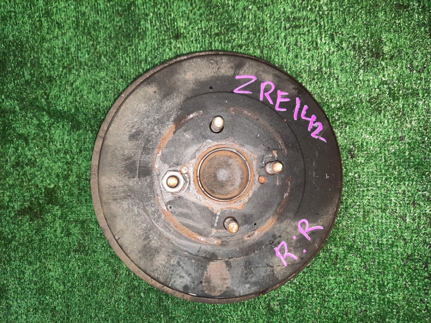 Ступица правая задняя TOYOTA AXIO, COROLLA FIELDER, COROLLA  AXIO, FIELDER NZE141, ZRE142, ZRE142G, NZE141G 1NZ-FE, 2ZR-FAE, 2ZR-FE 1 ракурс