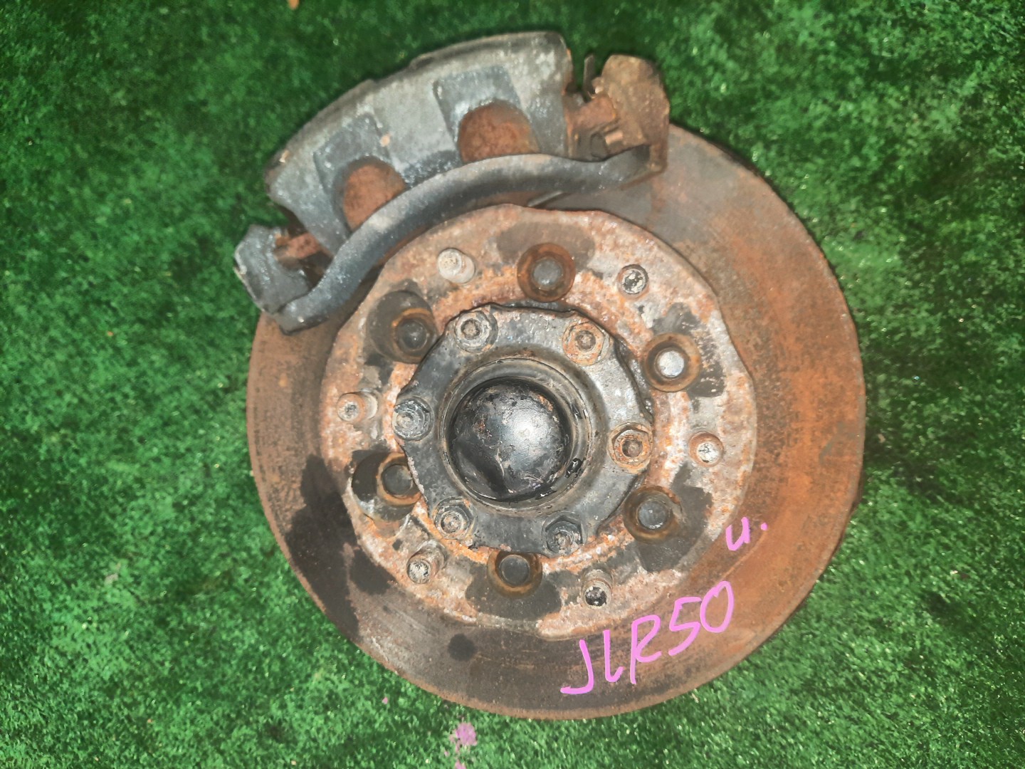 Ступица левая передняя NISSAN ELGRAND, TERRANO ATWE50, ALWE50, APWE50, AVWE50, PR50, LR50, TR50, RR50 ZD30DDTI, VG33E, VQ35DE, QD32ETI, TD27ETI 1 ракурс