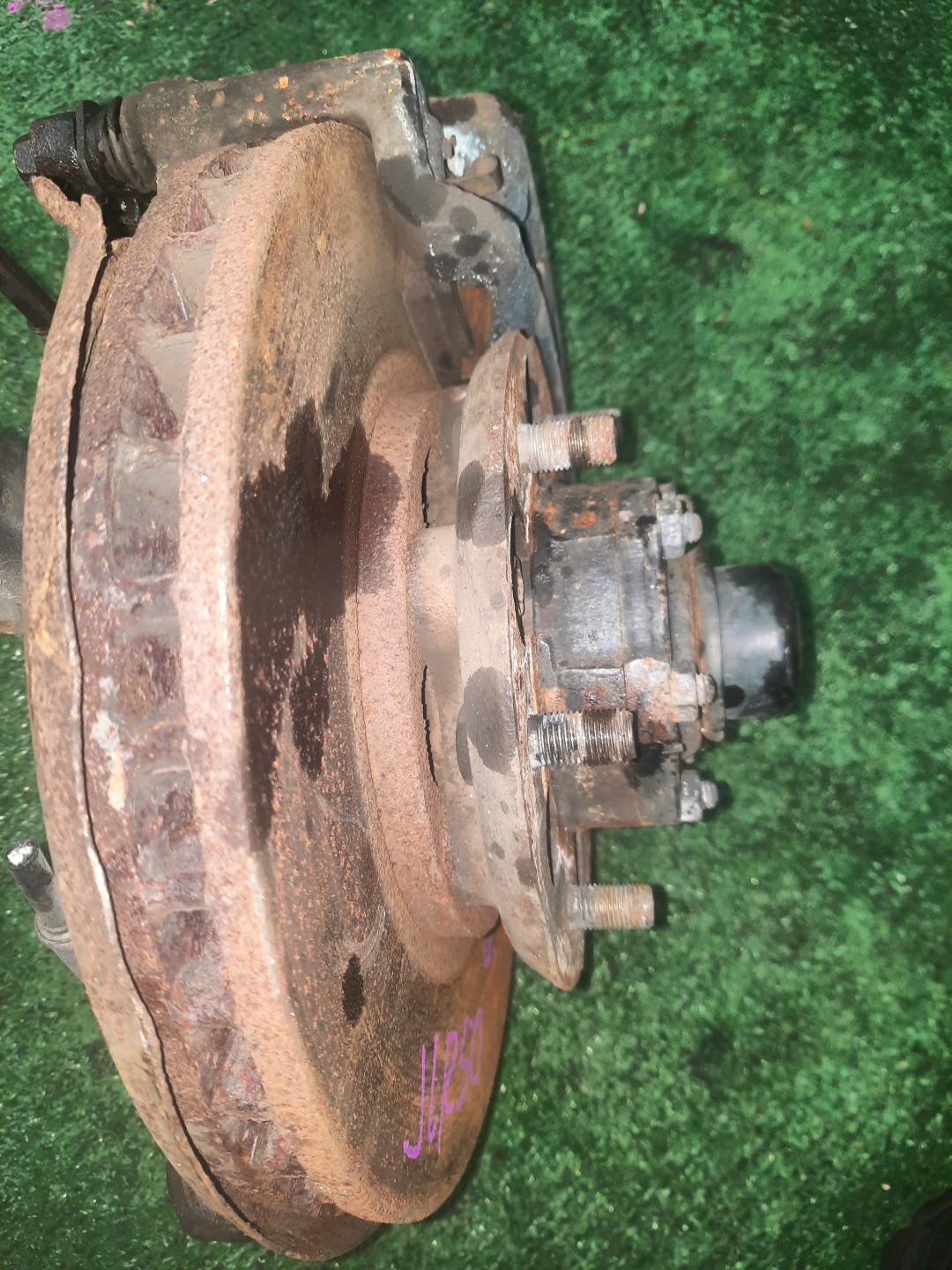 Ступица левая передняя NISSAN ELGRAND, TERRANO ATWE50, ALWE50, APWE50, AVWE50, PR50, LR50, TR50, RR50 ZD30DDTI, VG33E, VQ35DE, QD32ETI, TD27ETI 2 ракурс