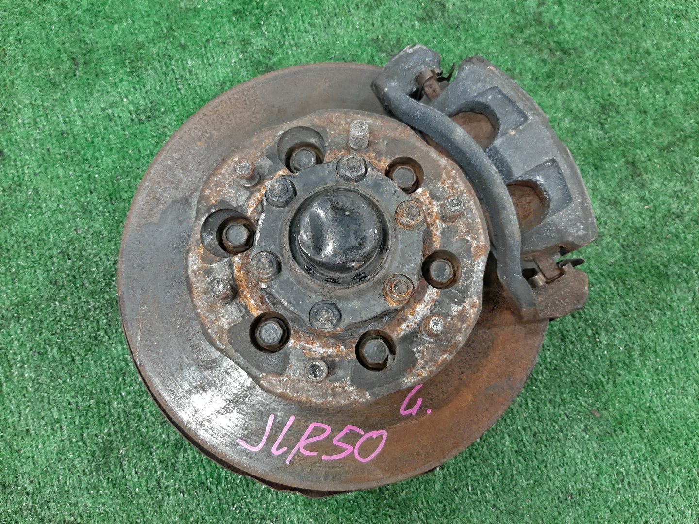 Ступица левая передняя NISSAN ELGRAND, TERRANO ATWE50, ALWE50, APWE50, AVWE50, PR50, LR50, TR50, RR50 ZD30DDTI, VG33E, VQ35DE, QD32ETI, TD27ETI 4 ракурс