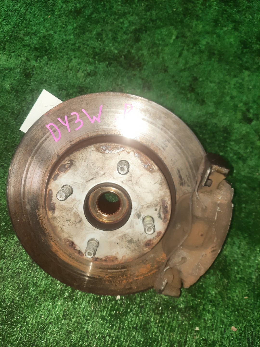 Ступица правая передняя MAZDA DEMIO, VERISA DY3W, DY5W, DY3R, DY5R, DC5R, DC5W ZJ-VE, ZY-VE 1 ракурс