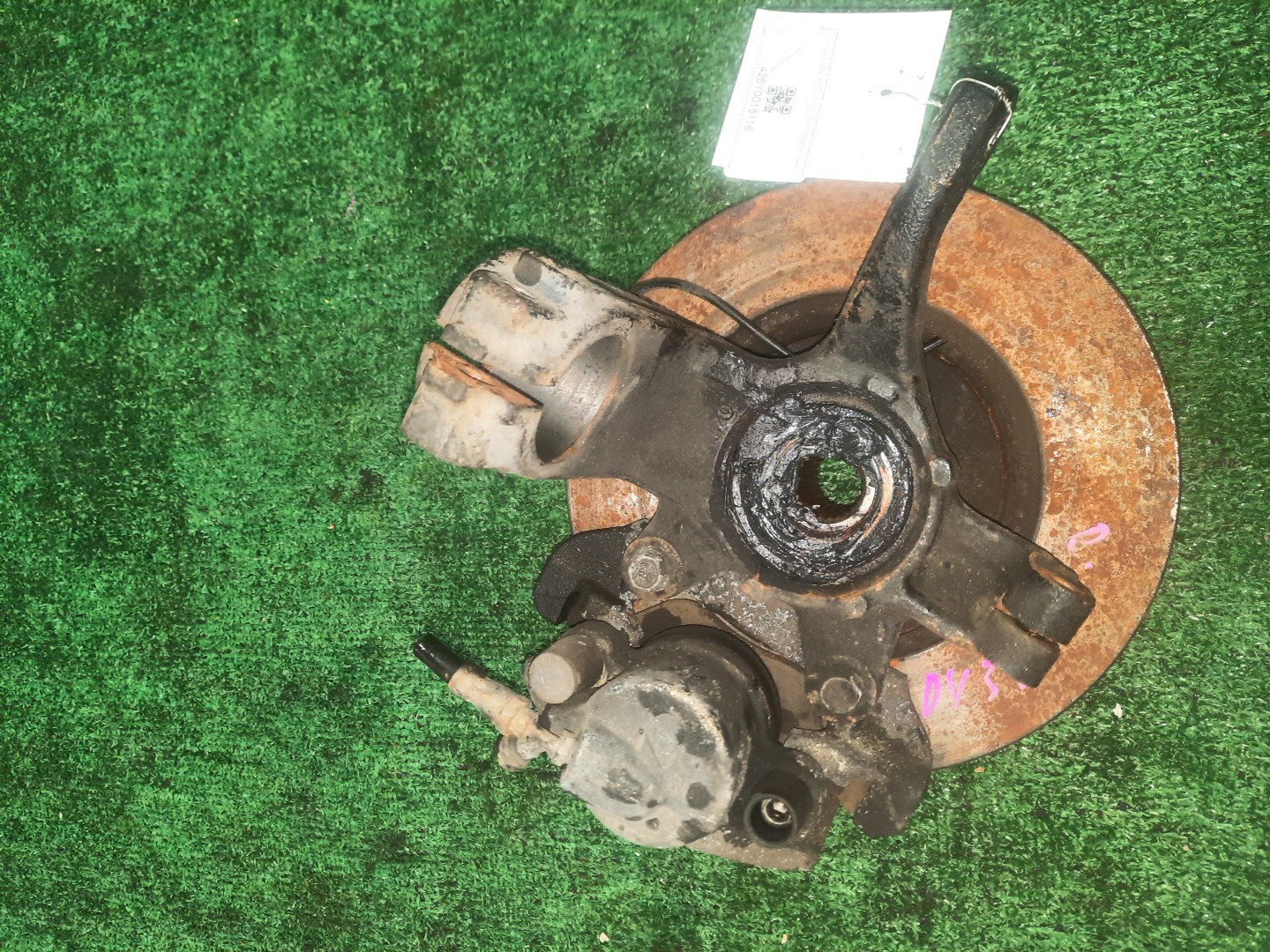 Ступица правая передняя MAZDA DEMIO, VERISA DY3W, DY5W, DY3R, DY5R, DC5R, DC5W ZJ-VE, ZY-VE 3 ракурс