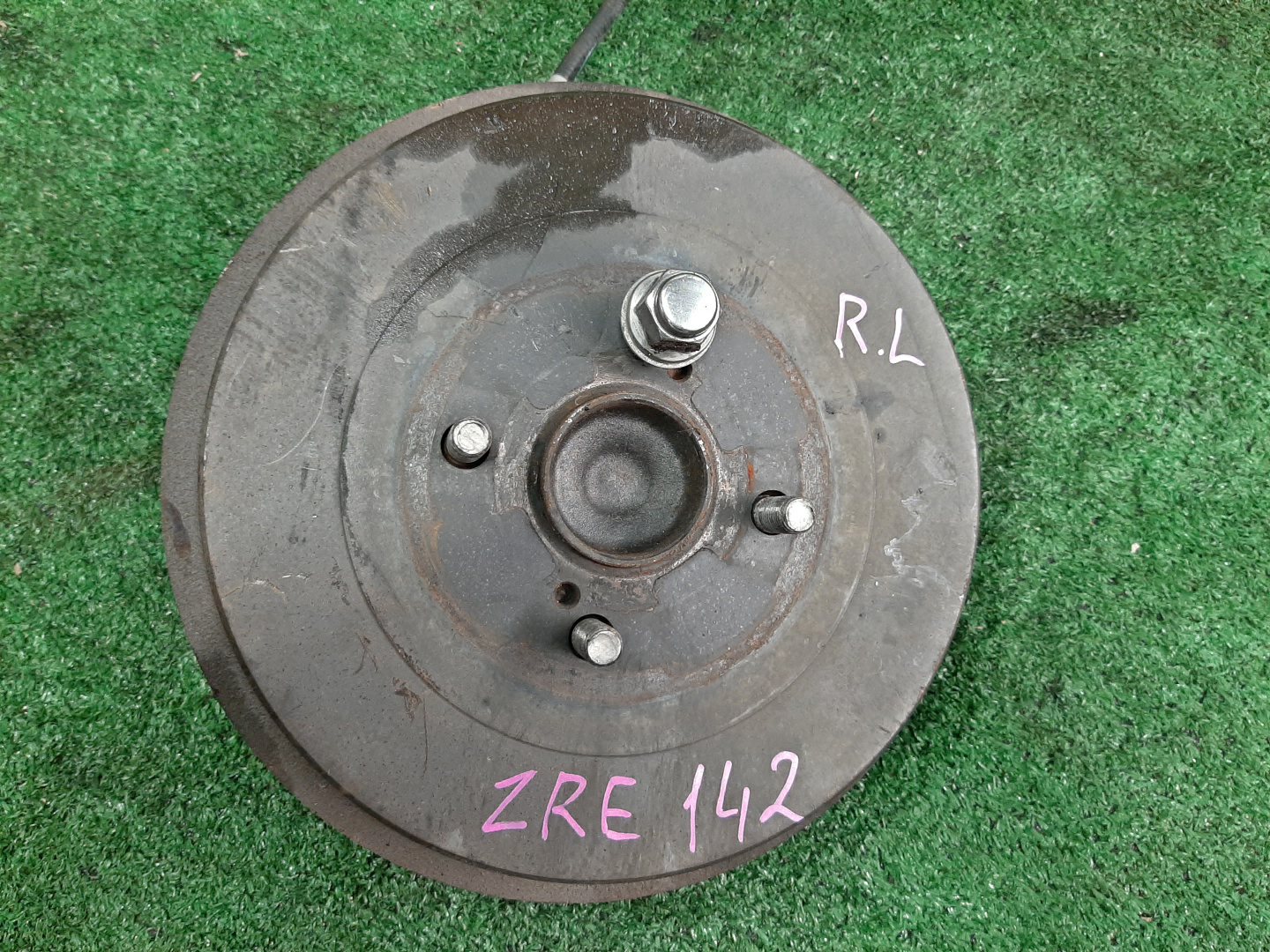 Ступица левая задняя TOYOTA AXIO, COROLLA FIELDER, COROLLA  AXIO, FIELDER NZE141, ZRE142, ZRE142G, NZE141G 1NZ-FE, 2ZR-FAE, 2ZR-FE 1 ракурс