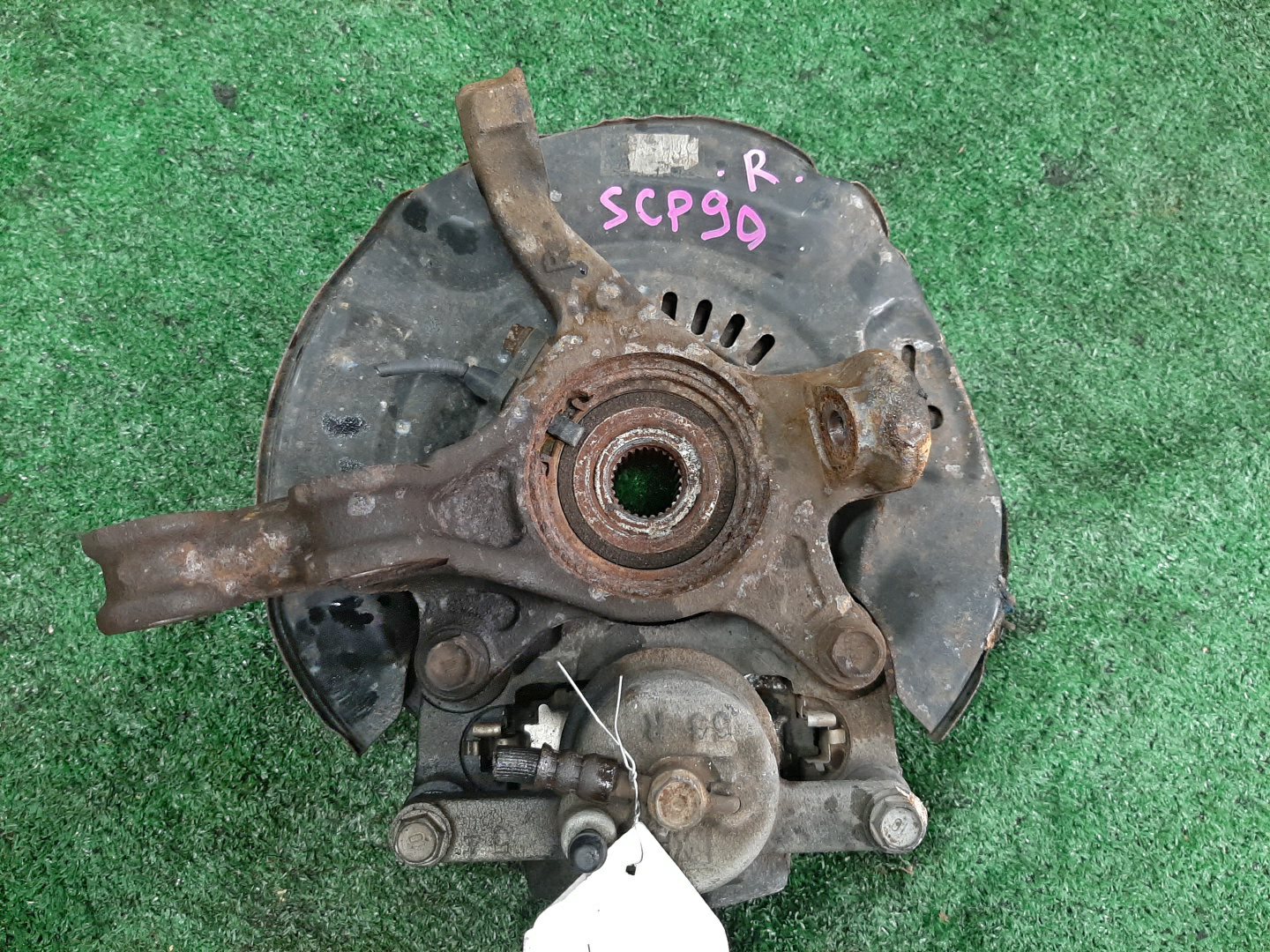 Ступица правая передняя TOYOTA VITZ SCP90 2SZ-FE 2 ракурс