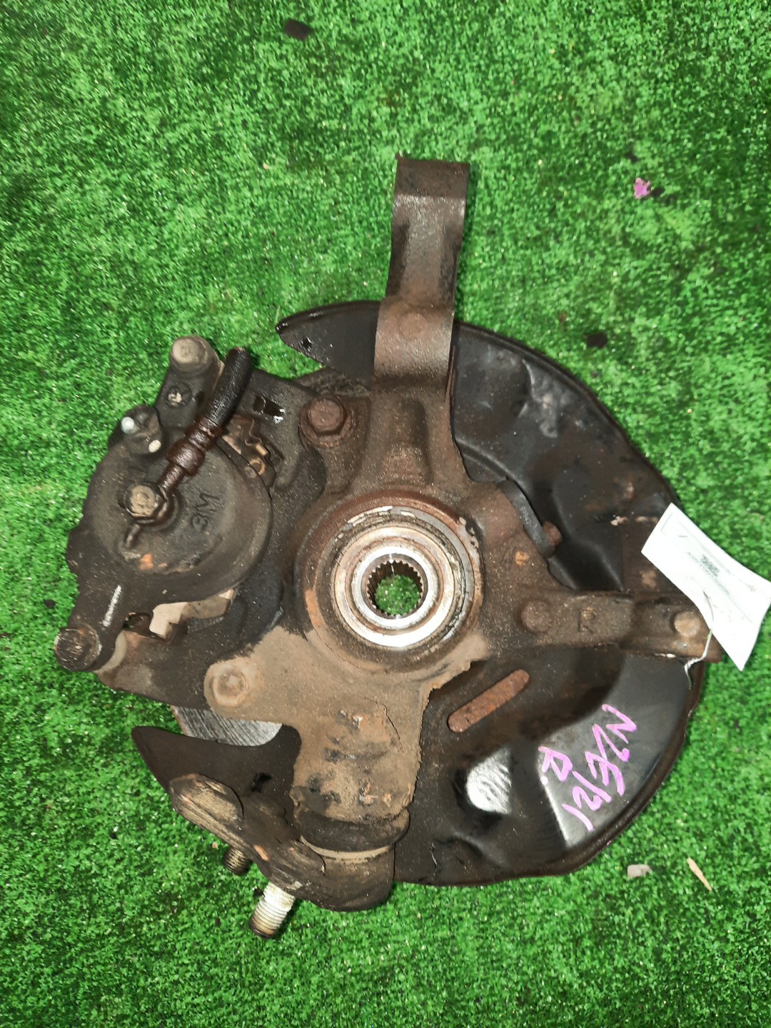 Ступица правая передняя TOYOTA COROLLA, COROLLA FIELDER, ALLEX, COROLLA RUNX NZE121, NZE121G 1NZ-FE 3 ракурс