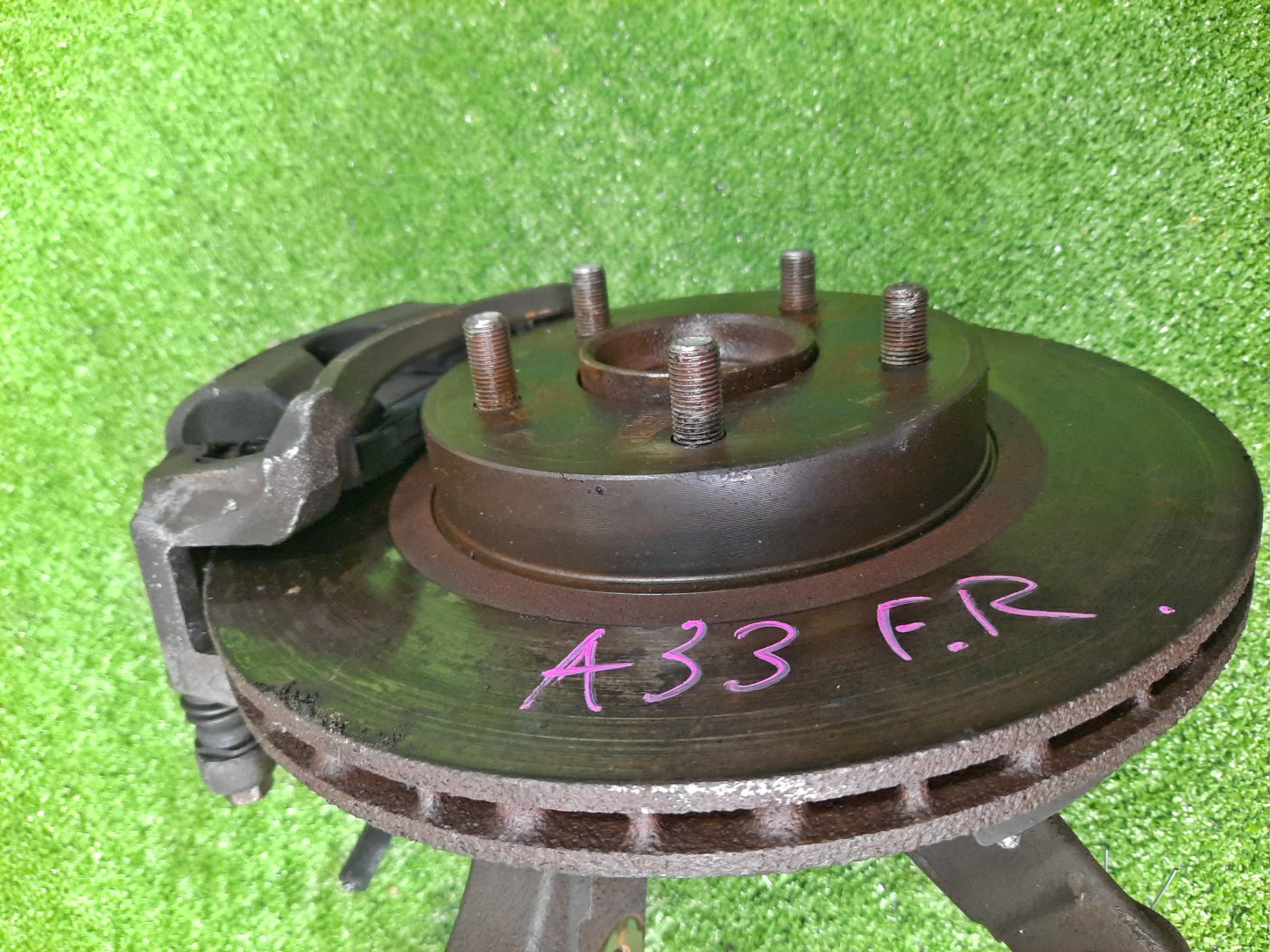 Ступица правая передняя NISSAN CEFIRO A33 VQ20DE, VQ25DD 2 ракурс
