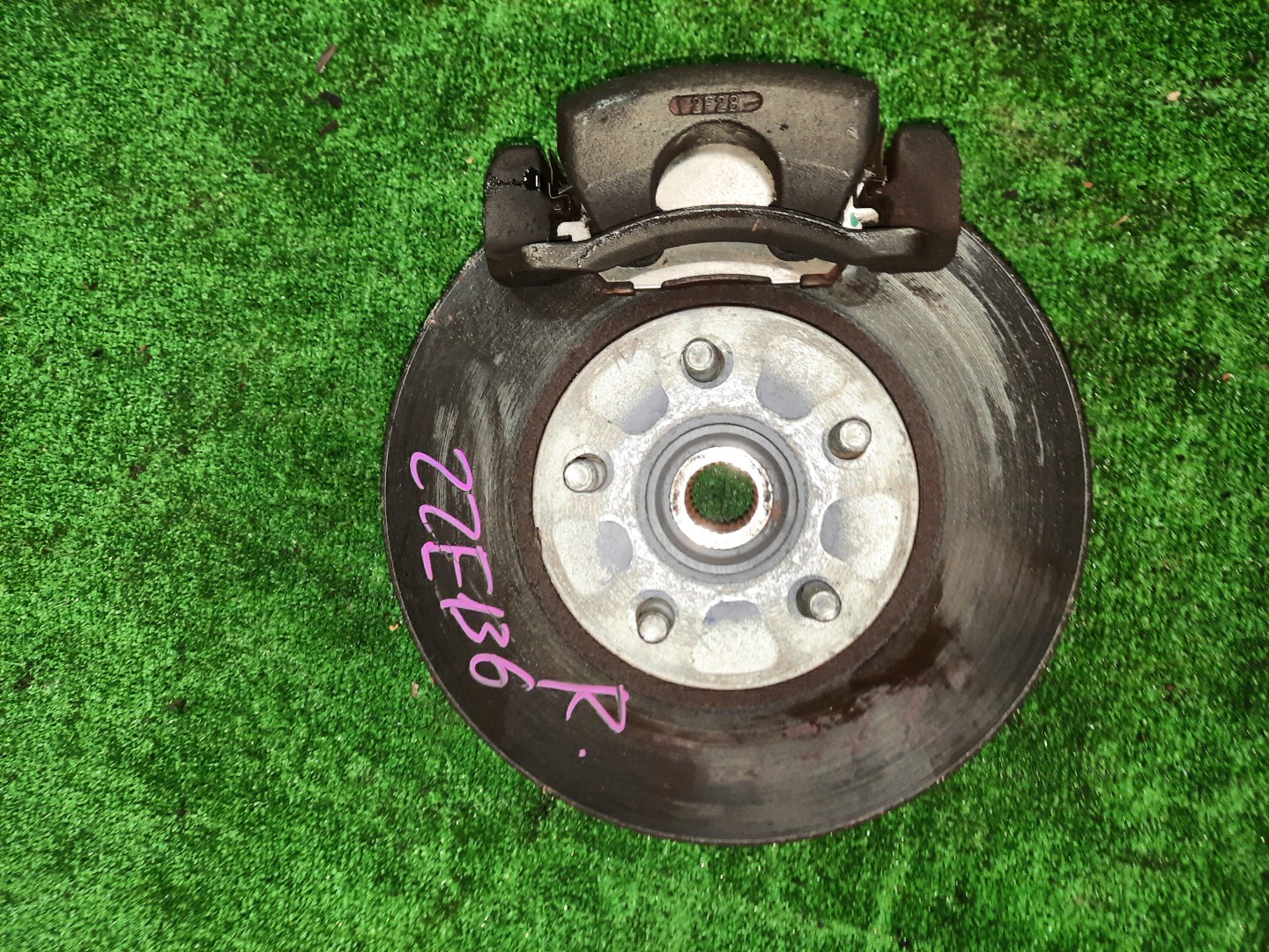 Ступица правая передняя TOYOTA VOLTZ ZZE136, ZZE137 1ZZ-FE, 2ZZ-GE 1 ракурс