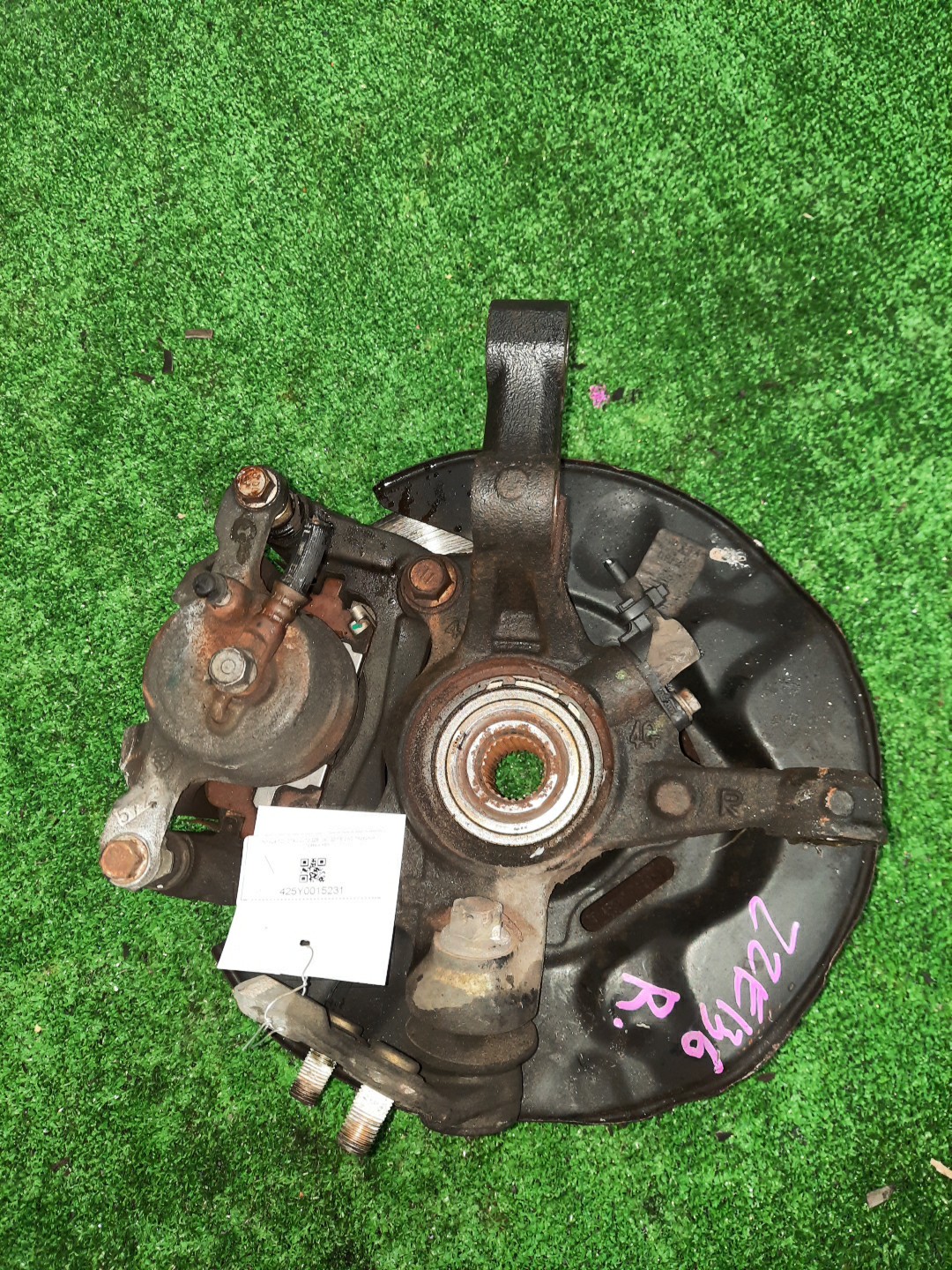 Ступица правая передняя TOYOTA VOLTZ ZZE136, ZZE137 1ZZ-FE, 2ZZ-GE 3 ракурс
