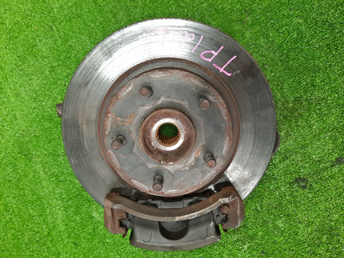 Ступица левая передняя NISSAN PRIMERA P12, QP12, TP12, HP12, RP12, WTP12, WHP12, WRP12 QG18DE, QR20DE, SR20VE, QR25DD 1 ракурс