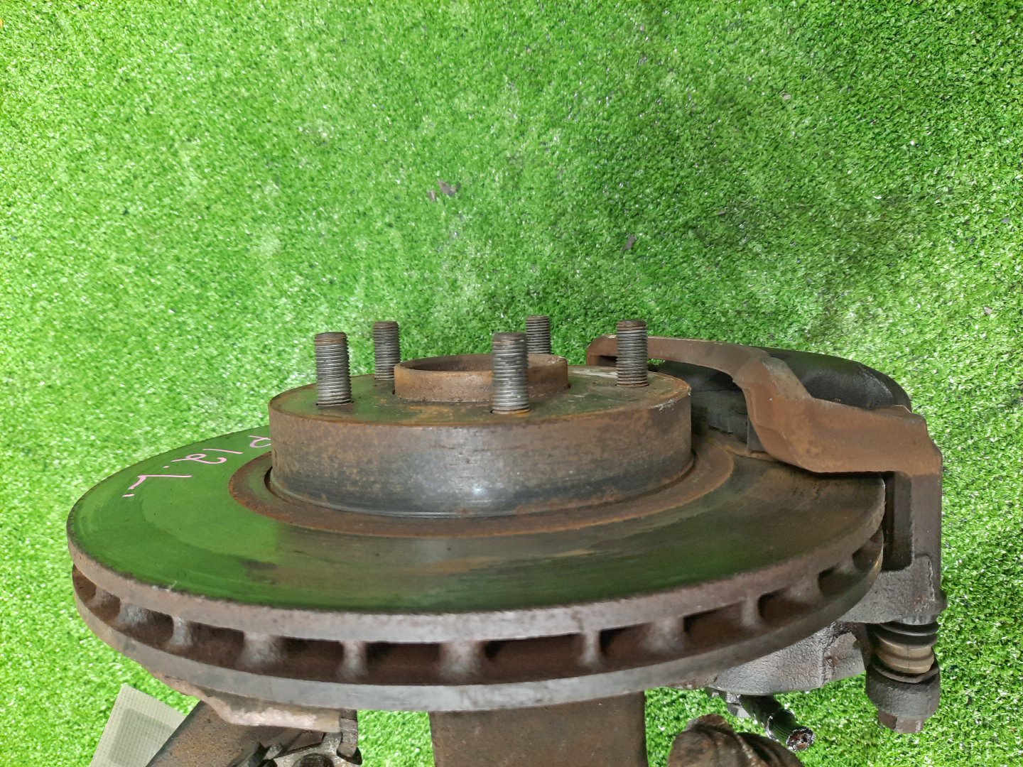 Ступица левая передняя NISSAN PRIMERA P12, QP12, TP12, HP12, RP12, WTP12, WHP12, WRP12 QG18DE, QR20DE, SR20VE, QR25DD 2 ракурс