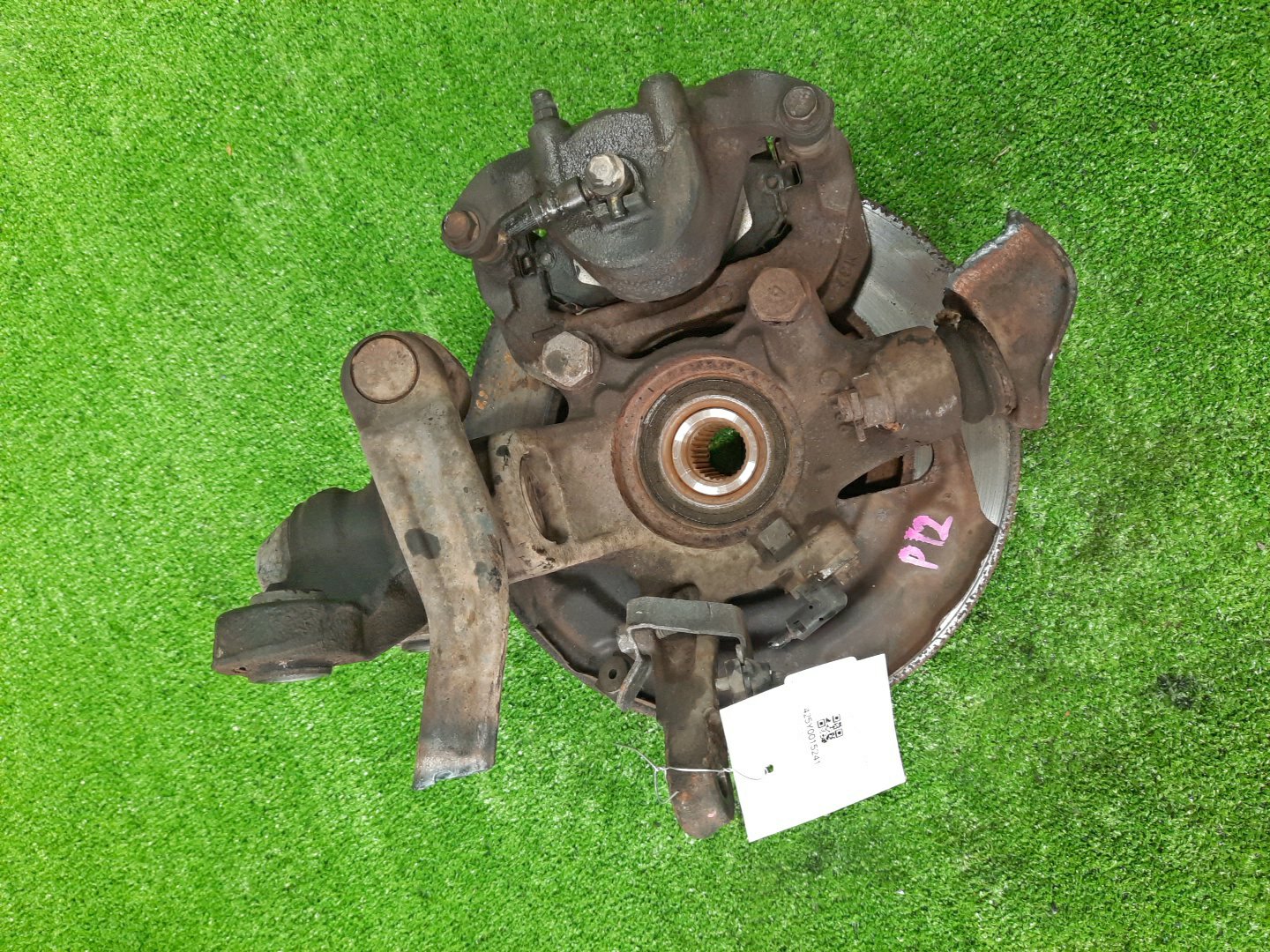 Ступица левая передняя NISSAN PRIMERA P12, QP12, TP12, HP12, RP12, WTP12, WHP12, WRP12 QG18DE, QR20DE, SR20VE, QR25DD 3 ракурс