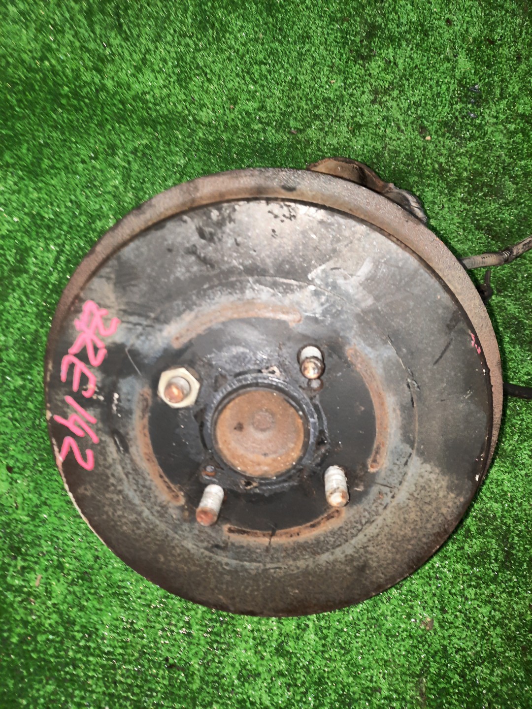 Ступица левая задняя TOYOTA AXIO, COROLLA FIELDER, COROLLA  AXIO, FIELDER NZE141, ZRE142, ZRE142G, NZE141G 1NZ-FE, 2ZR-FAE, 2ZR-FE 1 ракурс