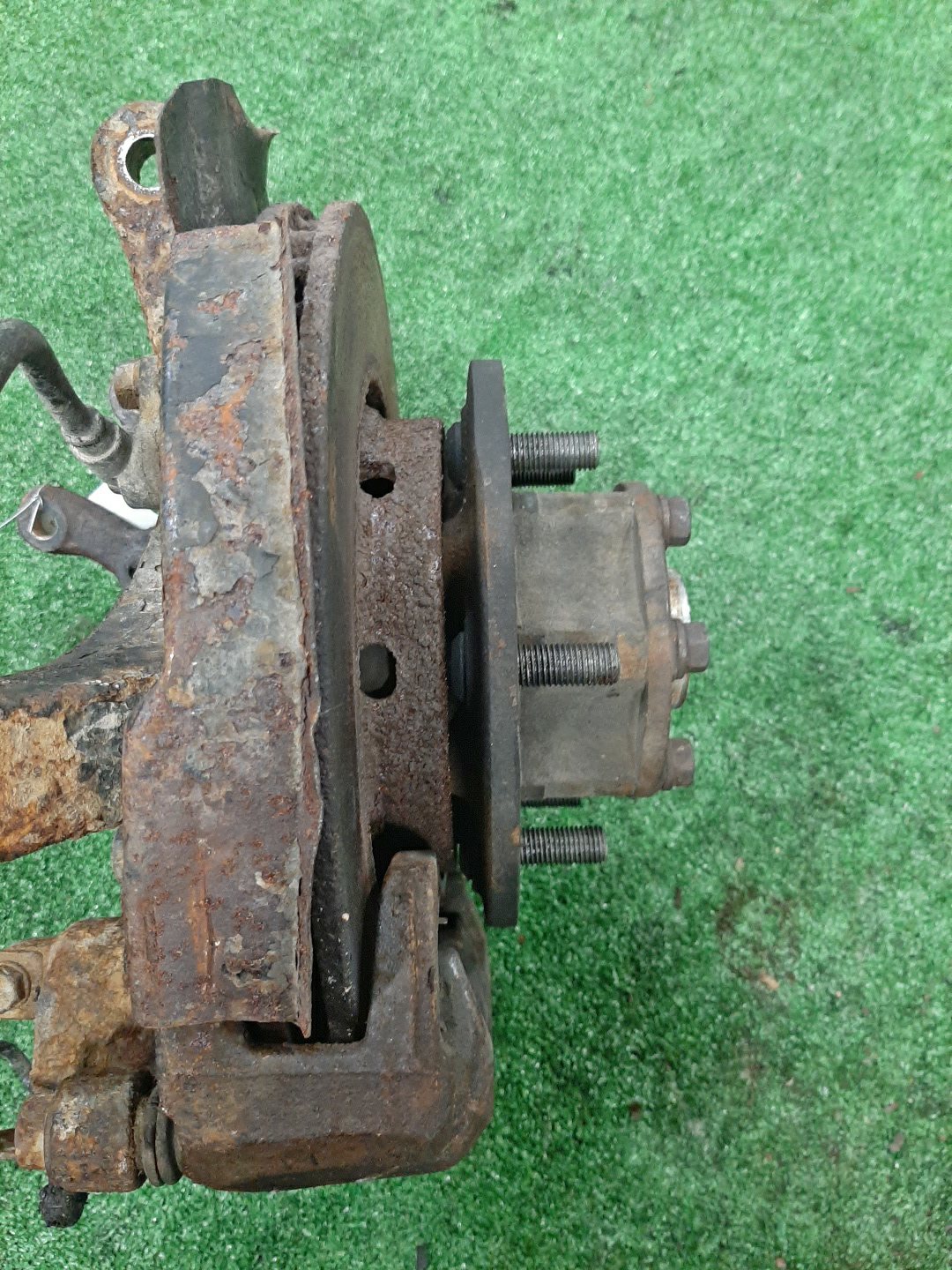 Ступица правая передняя MITSUBISHI DELICA PE6W, PD6W, PD4W, PD8W, PE8W, PF6W, PF8W 6G72, 4G64, 4M40T 3 ракурс