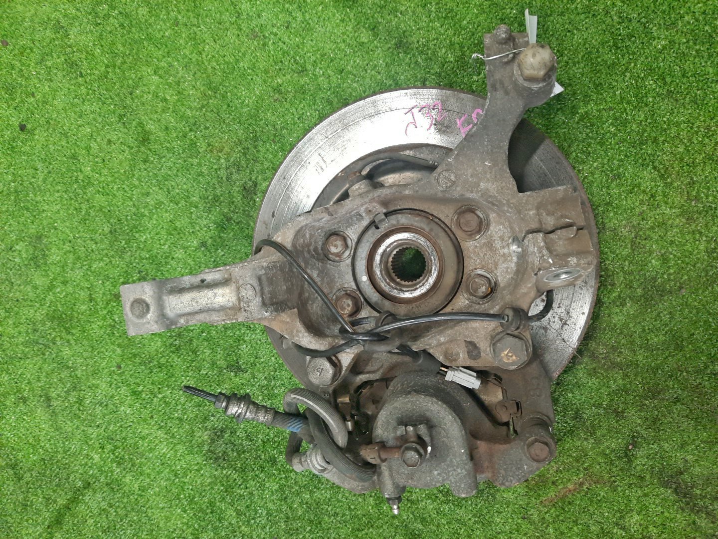 Ступица правая передняя NISSAN TEANA TNJ32, PJ32, J32 QR25DE, VQ35DE, VQ25DE 3 ракурс