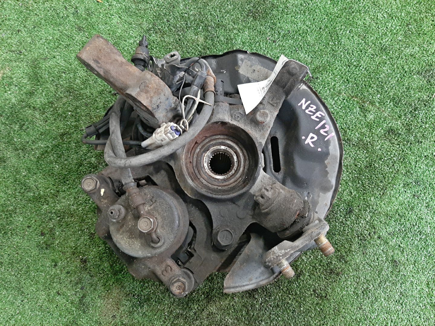 Ступица правая передняя TOYOTA COROLLA, COROLLA FIELDER, ALLEX, COROLLA RUNX NZE121, NZE121G 1NZ-FE 2 ракурс
