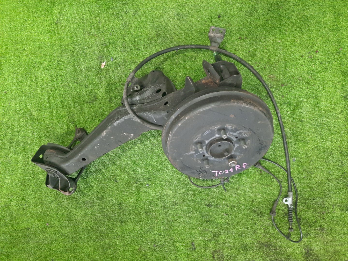 Ступица правая задняя  NISSAN SERENA TC24 QR20DE 1 ракурс