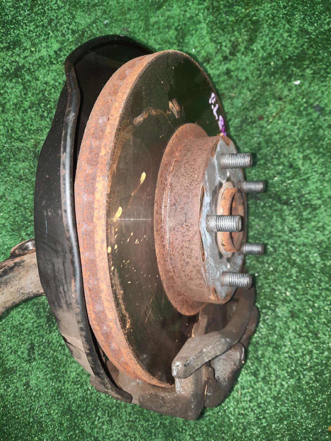 Ступица левая передняя TOYOTA VISTA, VISTA ARDEO AZV50, SV50, SV50G, AZV50G 1AZ-FSE, 3S-FSE 2 ракурс Ступица левая передняя TOYOTA VISTA, VISTA ARDEO AZV50, SV50, SV50G, AZV50G 1AZ-FSE, 3S-FSE 2 ракурс