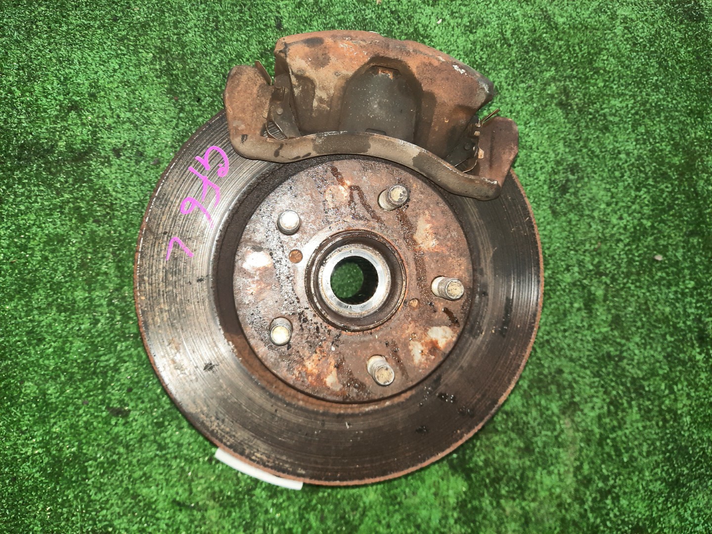 Ступица правая передняя SUBARU IMPREZA GF6 EJ18 1 ракурс