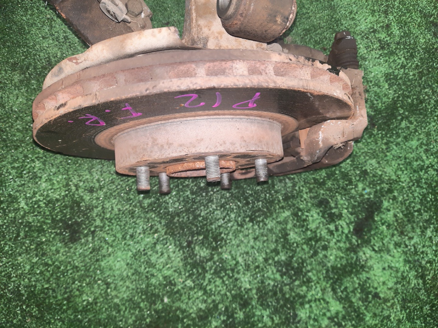 Ступица правая передняя NISSAN PRIMERA P12, QP12, TP12, HP12, RP12, WTP12, WHP12, WRP12 QG18DE, QR20DE, SR20VE, QR25DD 2 ракурс