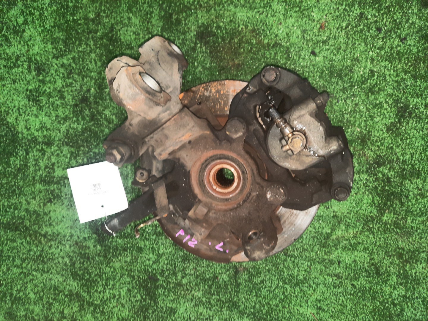 Ступица левая передняя NISSAN PRIMERA P12, QP12, TP12, HP12, RP12, WTP12, WHP12, WRP12 QG18DE, QR20DE, SR20VE, QR25DD 3 ракурс