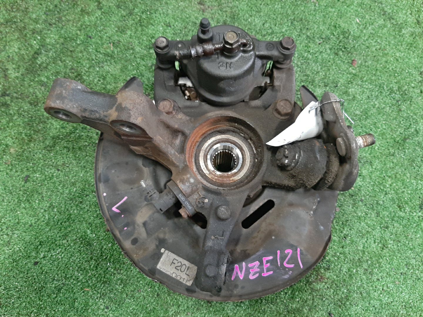 Ступица левая передняя TOYOTA COROLLA, COROLLA FIELDER, ALLEX, COROLLA RUNX NZE121 1NZ-FE 2 ракурс