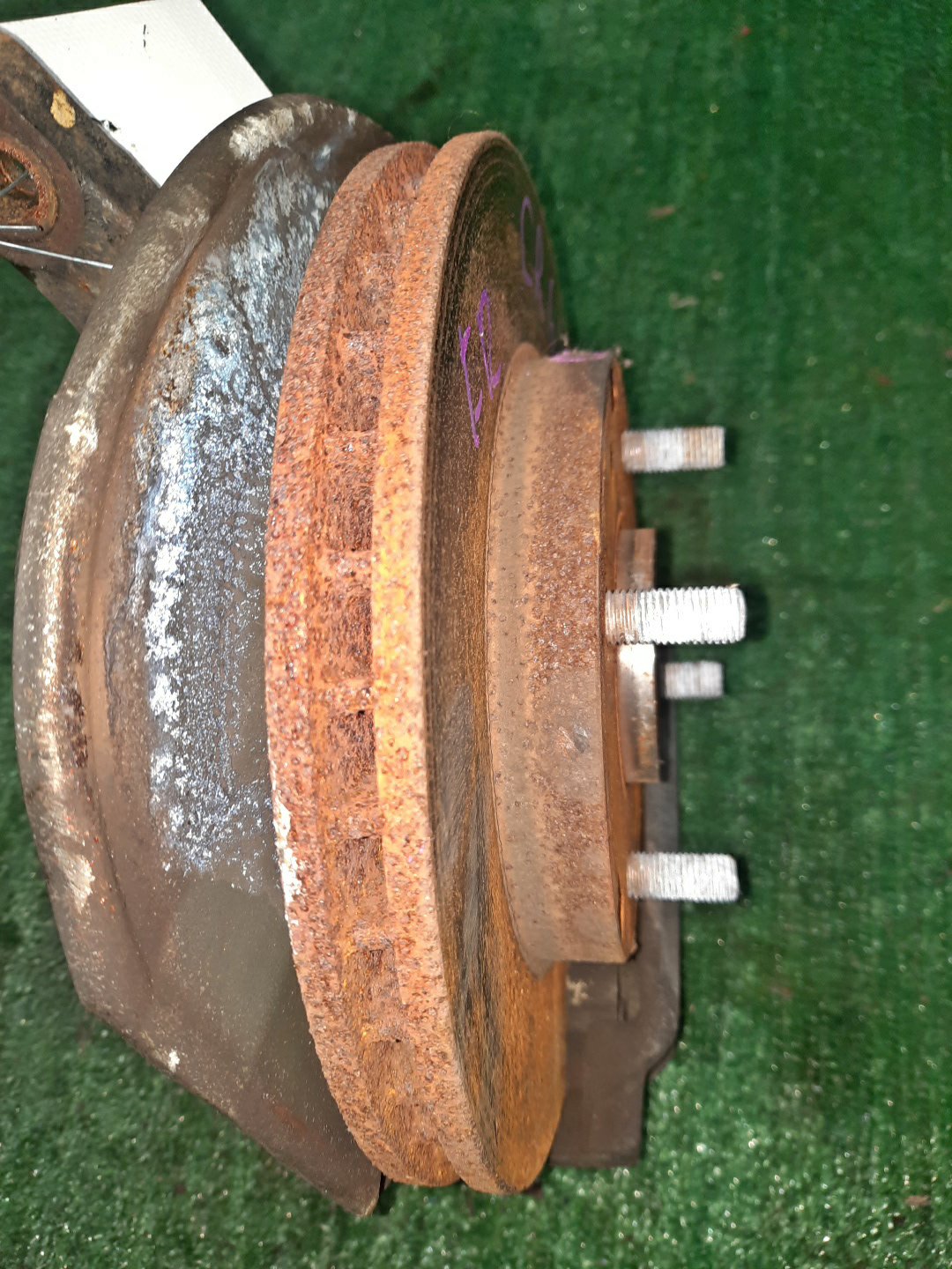 Ступица правая передняя MITSUBISHI DION CR6W, CR9W, CR5W 4G94, 4G63, 4G93 2 ракурс