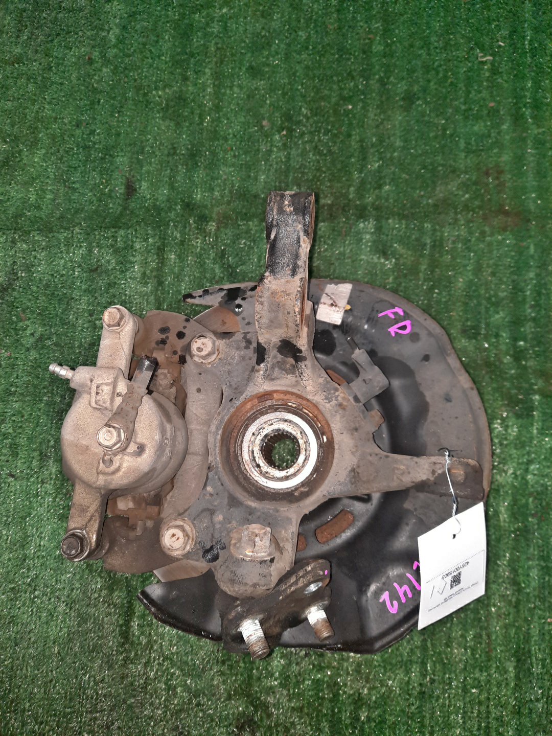 Ступица правая передняя TOYOTA AXIO, COROLLA FIELDER, COROLLA  AXIO, FIELDER NZE141, ZRE142, ZRE142G, NZE141G 1NZ-FE, 2ZR-FAE, 2ZR-FE 3 ракурс