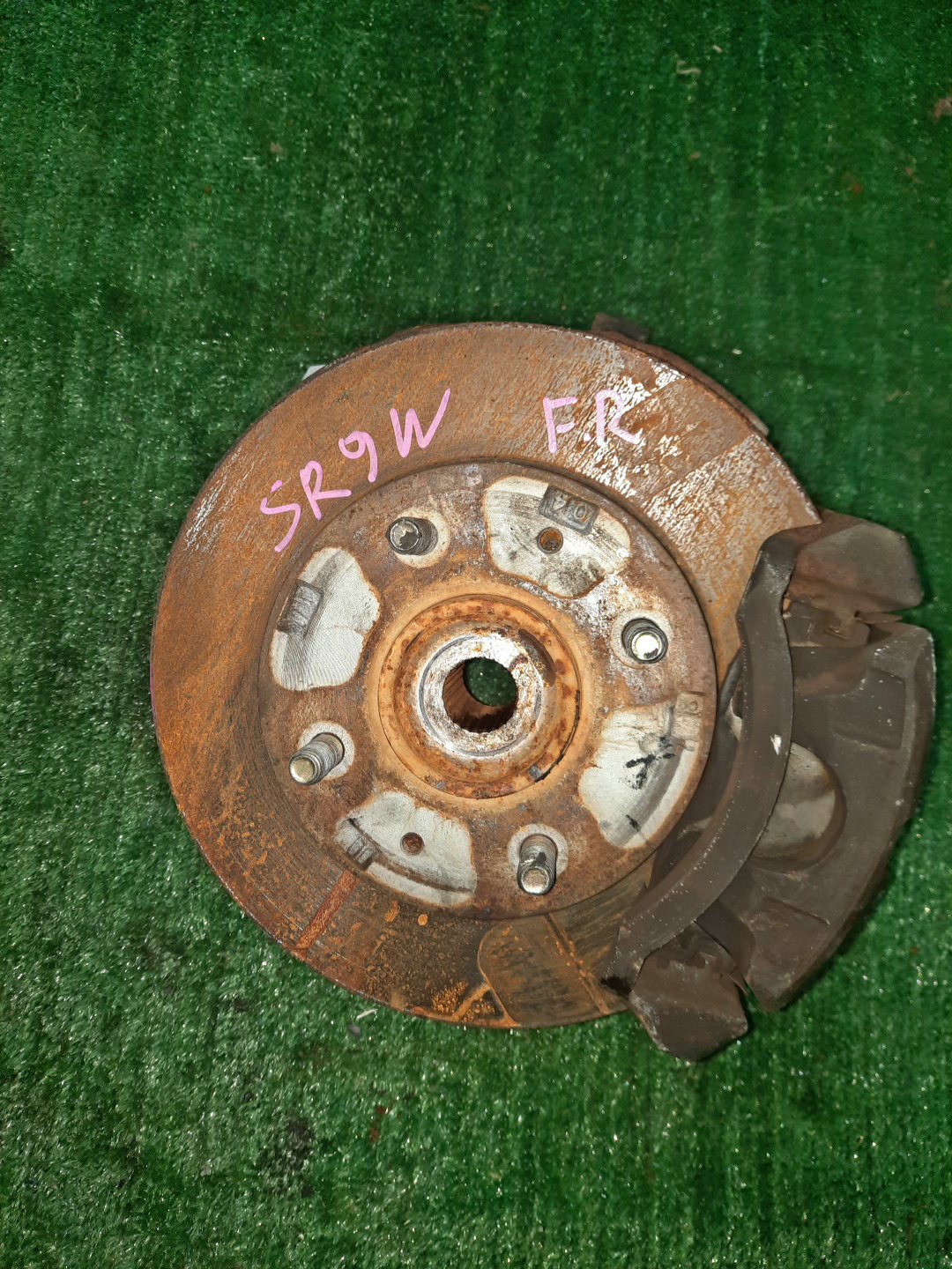 Ступица правая передняя  MITSUBISHI DION CR6W, CR9W, CR5W 4G94, 4G63, 4G93 1 ракурс