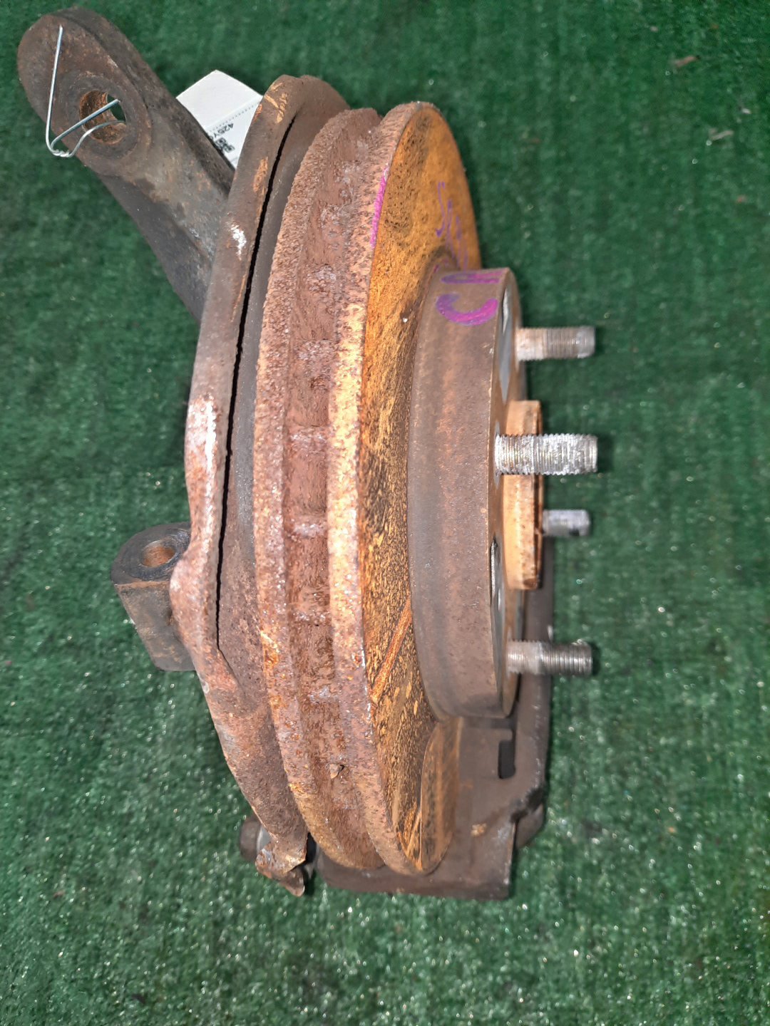 Ступица правая передняя MITSUBISHI DION CR6W, CR9W, CR5W 4G94, 4G63, 4G93 2 ракурс