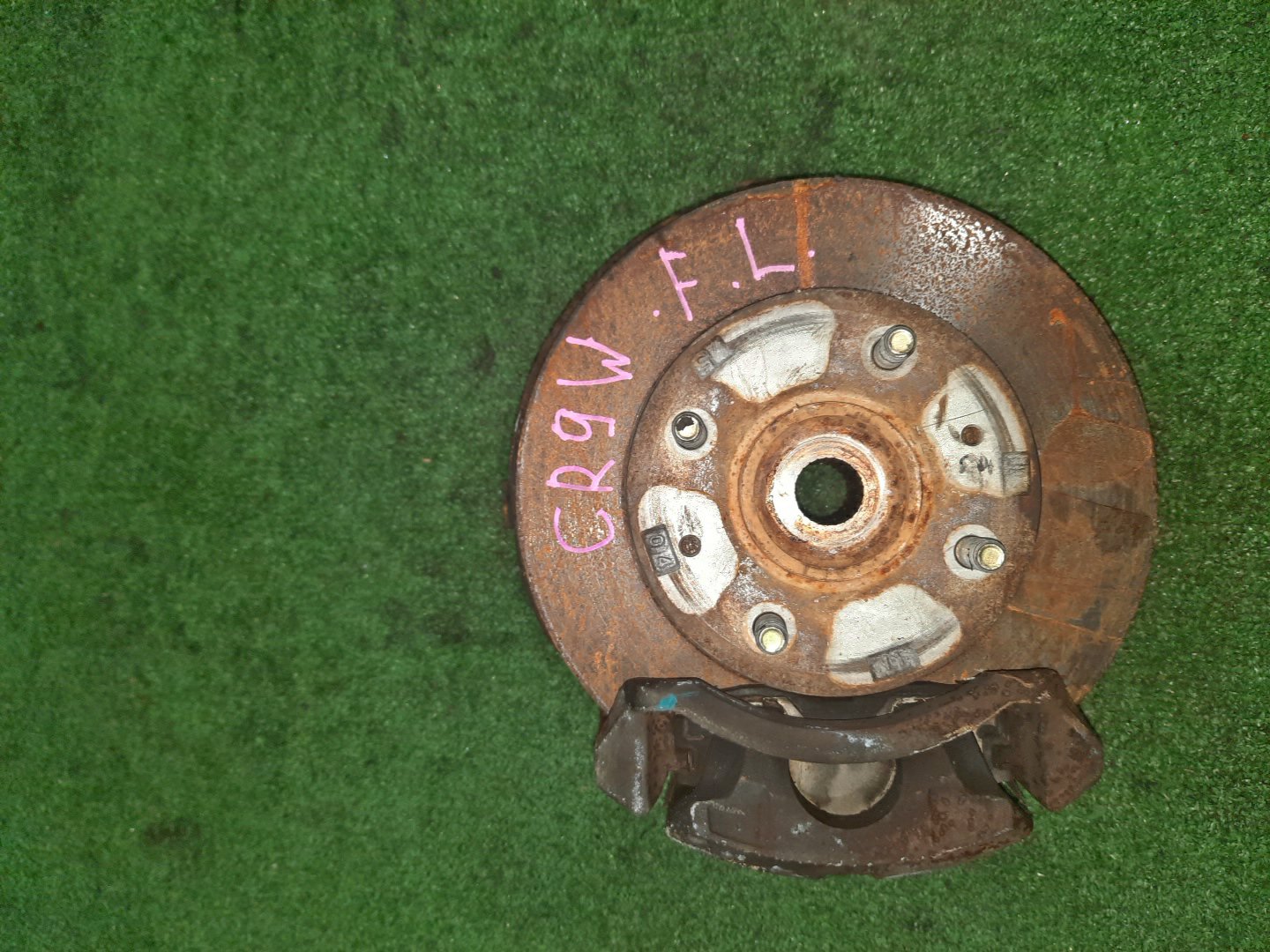 Ступица левая передняя  MITSUBISHI DION CR6W, CR9W, CR5W 4G94, 4G63, 4G93 1 ракурс