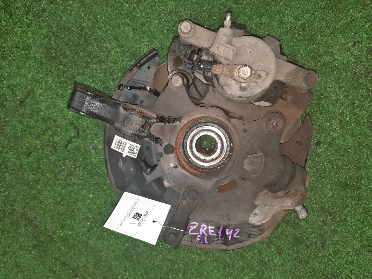 Ступица левая передняя TOYOTA AXIO, COROLLA FIELDER, COROLLA  AXIO, FIELDER NZE141, ZRE142, ZRE142G, NZE141G 1NZ-FE, 2ZR-FAE, 2ZR-FE 3 ракурс