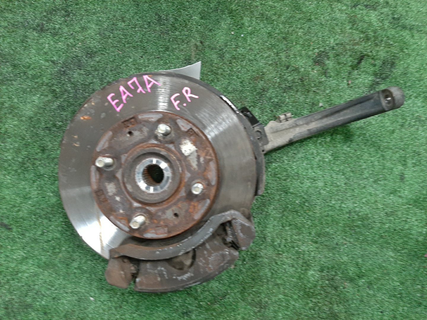 Ступица правая передняя MITSUBISHI GALANT, LEGNUM EA1A, EA7A, EC1A, EC7A, EA3A, EC1W, EA1W, EA3W, EA4W, EC3W, EC4W, EC7W, EA7W 4G93, 4G94, 4G64, 6A12 1 ракурс