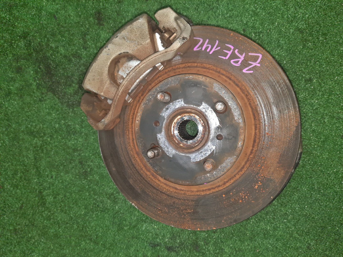 Ступица левая передняя TOYOTA AXIO, COROLLA FIELDER, COROLLA  AXIO, FIELDER NZE141, ZRE142, ZRE142G, NZE141G 1NZ-FE, 2ZR-FAE, 2ZR-FE 1 ракурс